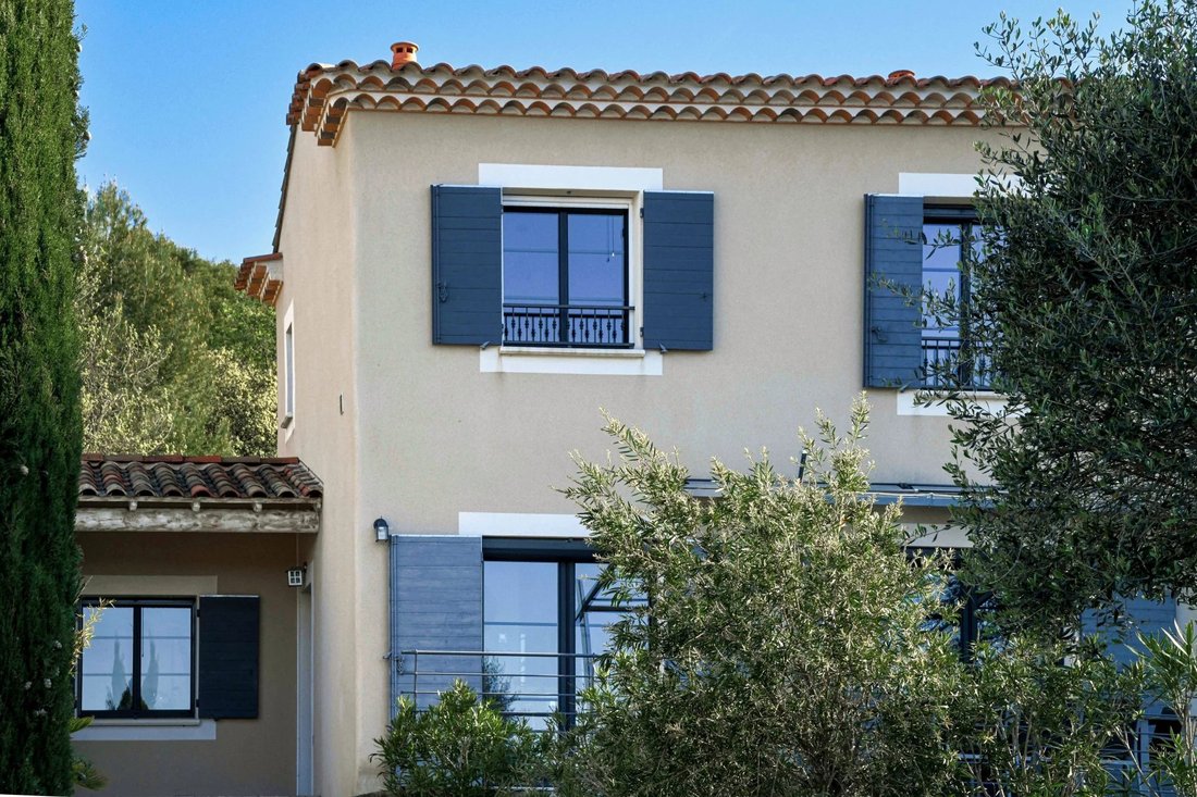 Estate in Uzès, Occitania, France 1 - 17708614