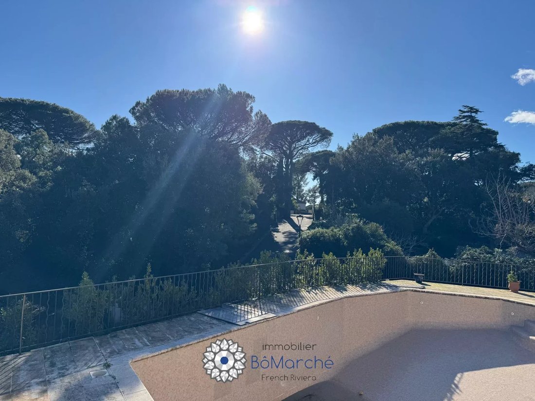 Villa in Grimaud, Provence-Alpes-Côte d'Azur, France 3 - 17720736