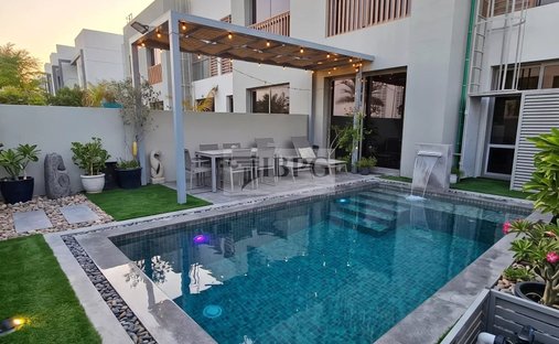 Townhouse in Jebel Ali Village, Dubai, United Arab Emirates 1
