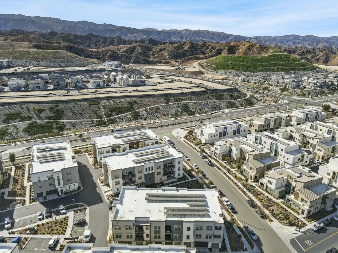 Condo in Santa Clarita, California, United States 5 - 17721654