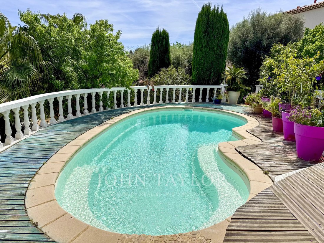 Villa in Bandol, Provence-Alpes-Côte d'Azur, France 3 - 17723509