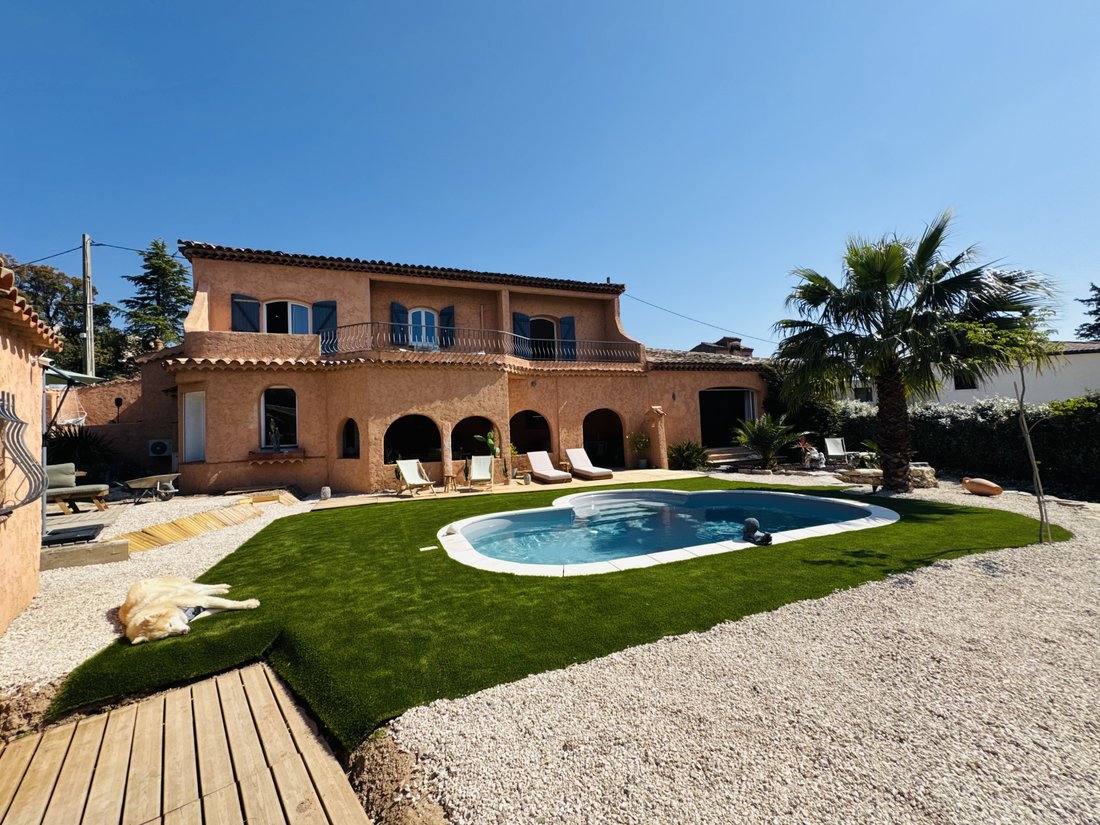 Villa in Exterieurs, Frejus, France 1 - 17722772