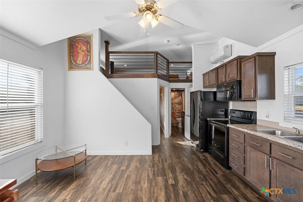 House in Lockhart, Texas, United States 5 - 17721952
