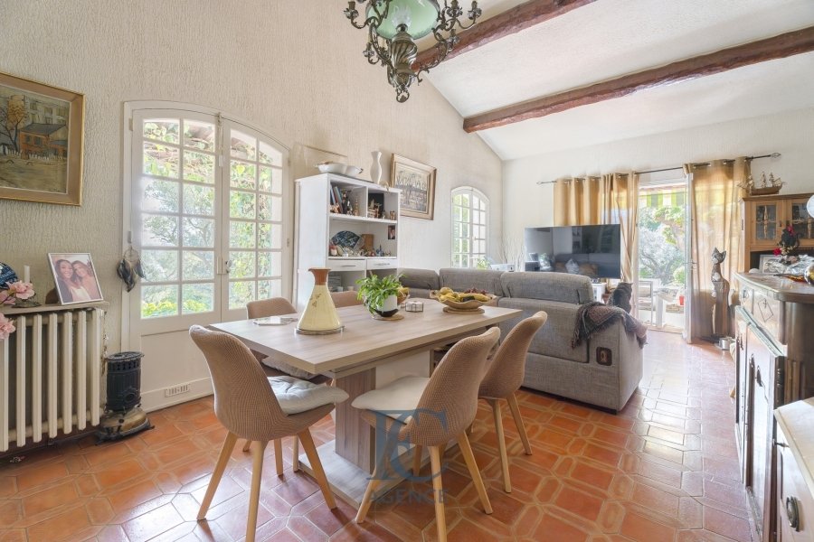 House in Saint-Cyr-sur-Mer, Provence-Alpes-Côte d'Azur, France 5 - 17722756