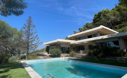 House in Centre Ville, Carqueiranne, France 1