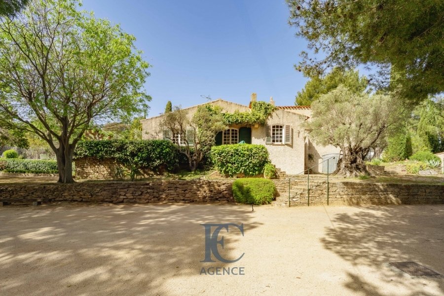 House in Saint-Cyr-sur-Mer, Provence-Alpes-Côte d'Azur, France 1 - 17722756