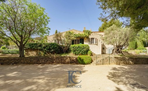 House in Saint-Cyr-sur-Mer, Provence-Alpes-Côte d'Azur, France 1