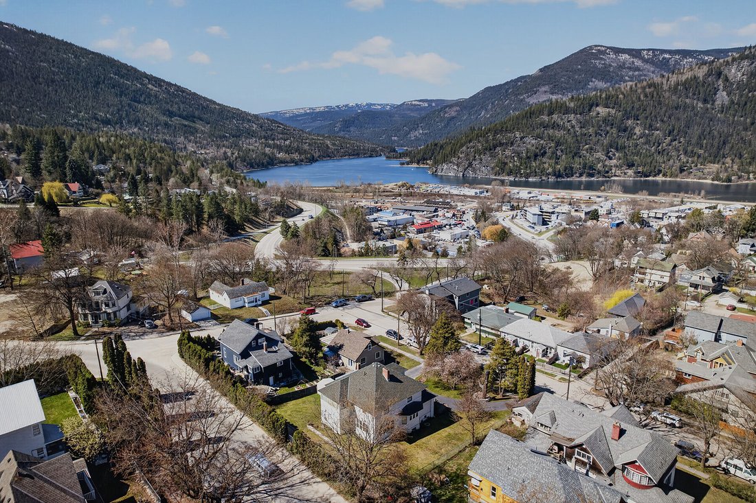 House in Nelson, British Columbia, Canada 4 - 17723251