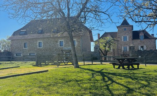 Magnificent Medieval Castle Overlooking The Lot Valley, With Swimming Pool, Outbuildings, Near Figea