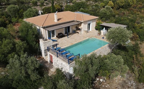 Villa in Eugirou, Apollonioi, Greece 1