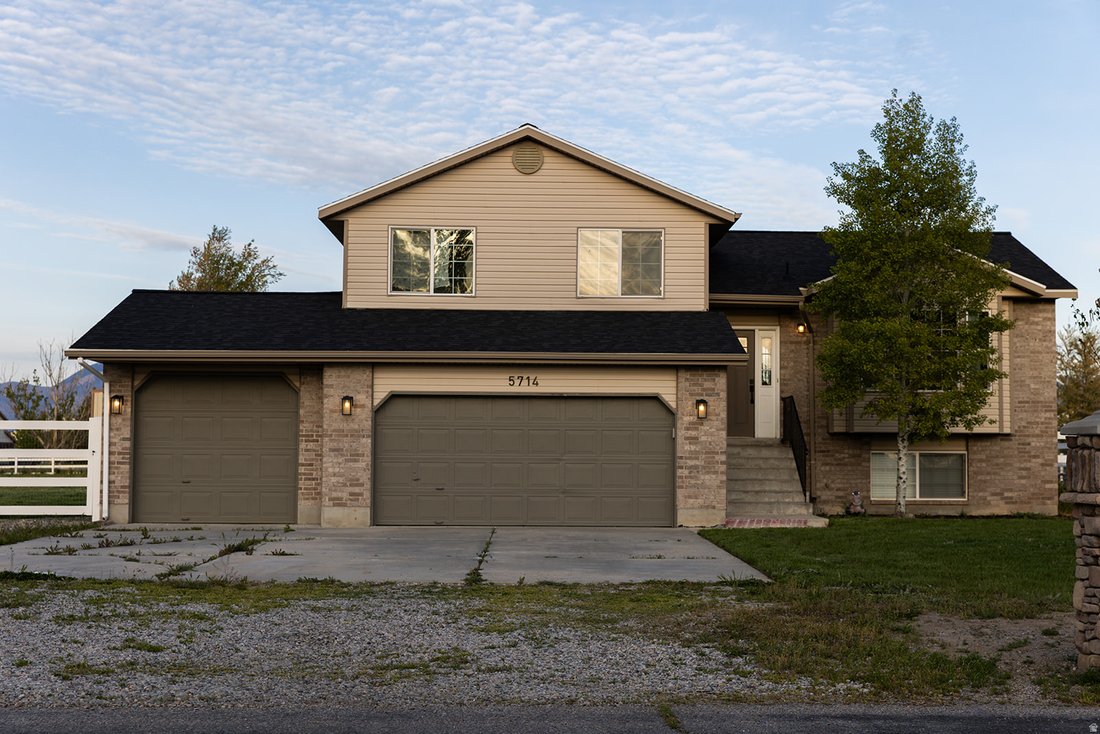 House in Hooper, Utah, United States 2 - 17722214
