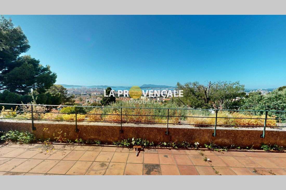 Villa in Toulon, Provence-Alpes-Côte d'Azur, France 2 - 17668664