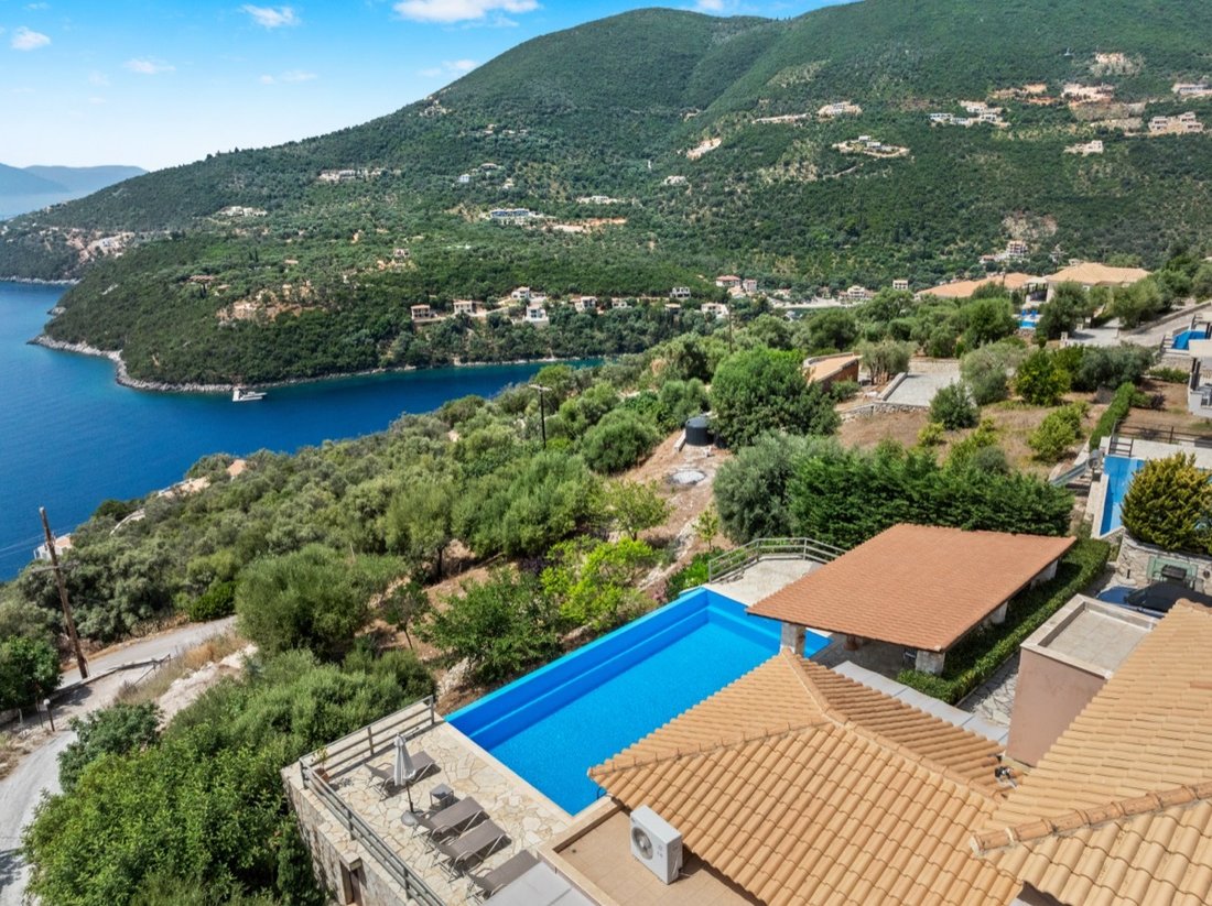 Villa in Eugirou, Apollonioi, Greece 1 - 17719822
