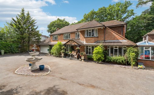 House in Farnham Royal, England 1
