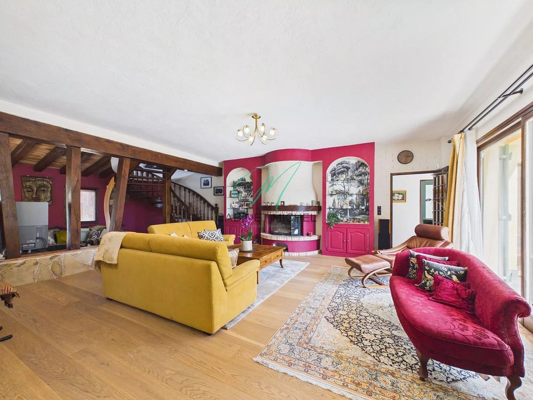 Villa in Le Rouret, Provence-Alpes-Côte d'Azur, France 4 - 17559588