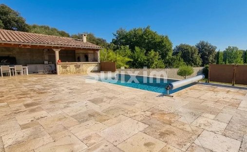 Villa in Suze-la-Rousse, Auvergne-Rhône-Alpes, France 1