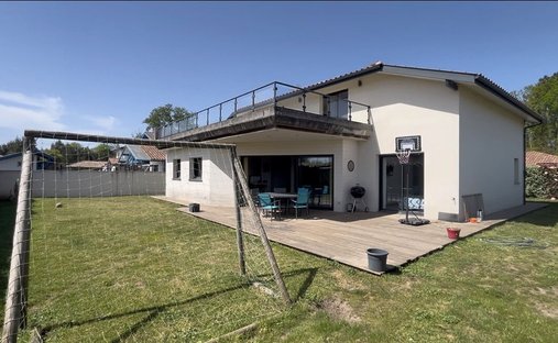 Villa in Tosse, Nouvelle-Aquitaine, France 1