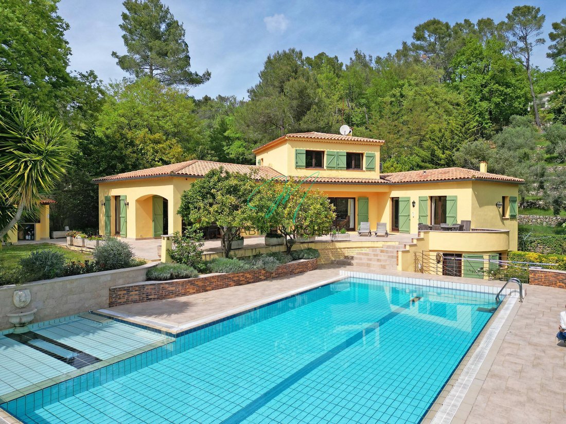Villa in Le Rouret, Provence-Alpes-Côte d'Azur, France 2 - 17559588