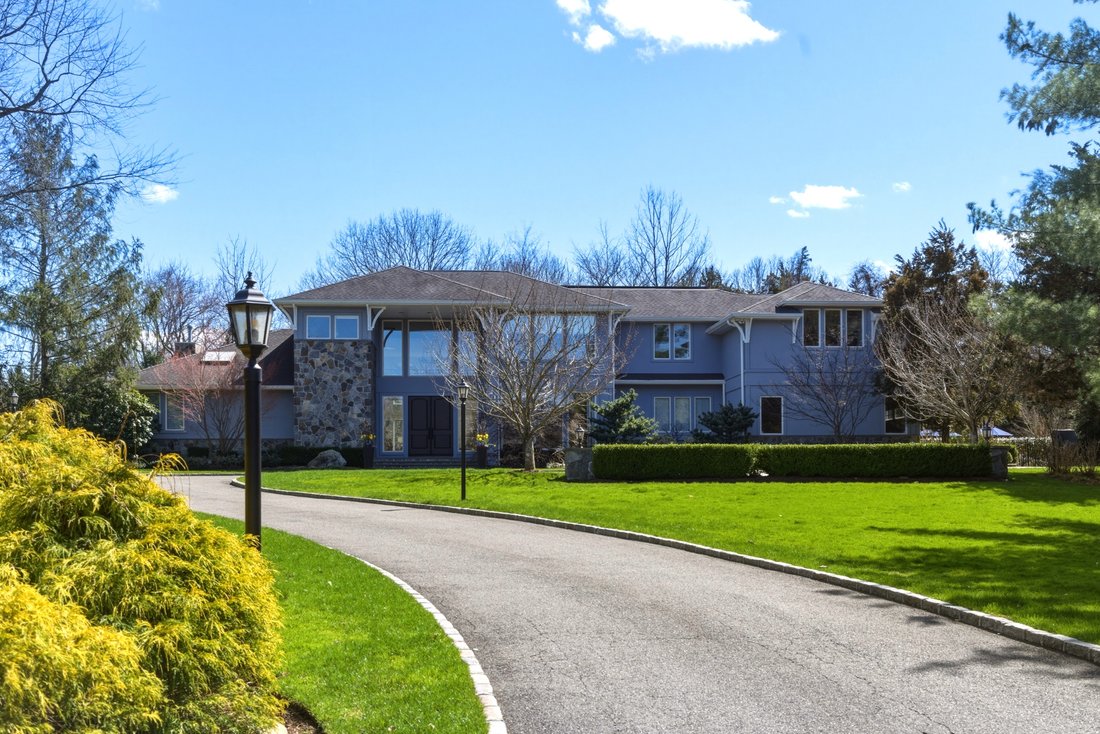 House in Laurel Hollow, New York, United States 2 - 17721671
