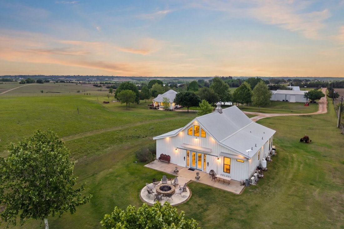 Farm Ranch in Burton, Texas, United States 1 - 17688529