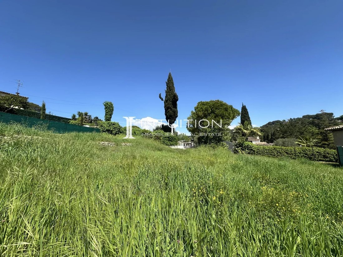 Land in Mougins, Provence-Alpes-Côte d'Azur, France 1 - 17568649
