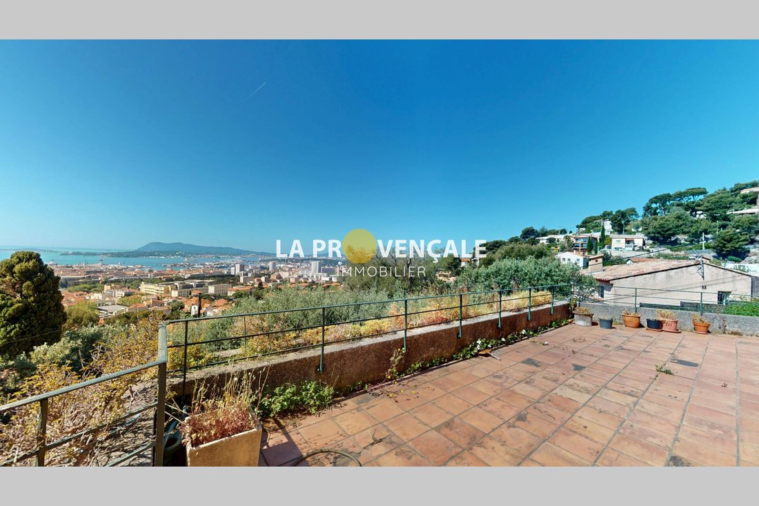 Villa in Toulon, Provence-Alpes-Côte d'Azur, France 1 - 17668664