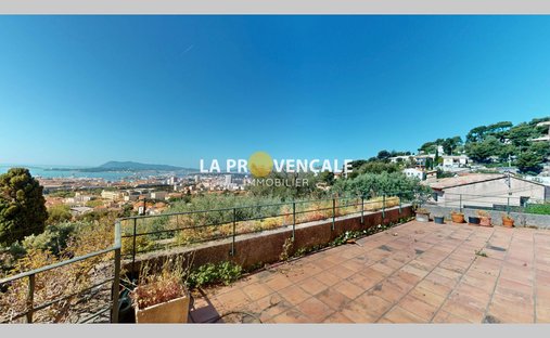 Villa in Toulon, Provence-Alpes-Côte d'Azur, France 1