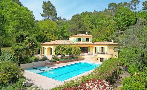 Villa in Le Rouret, Provence-Alpes-Côte d'Azur, France 1