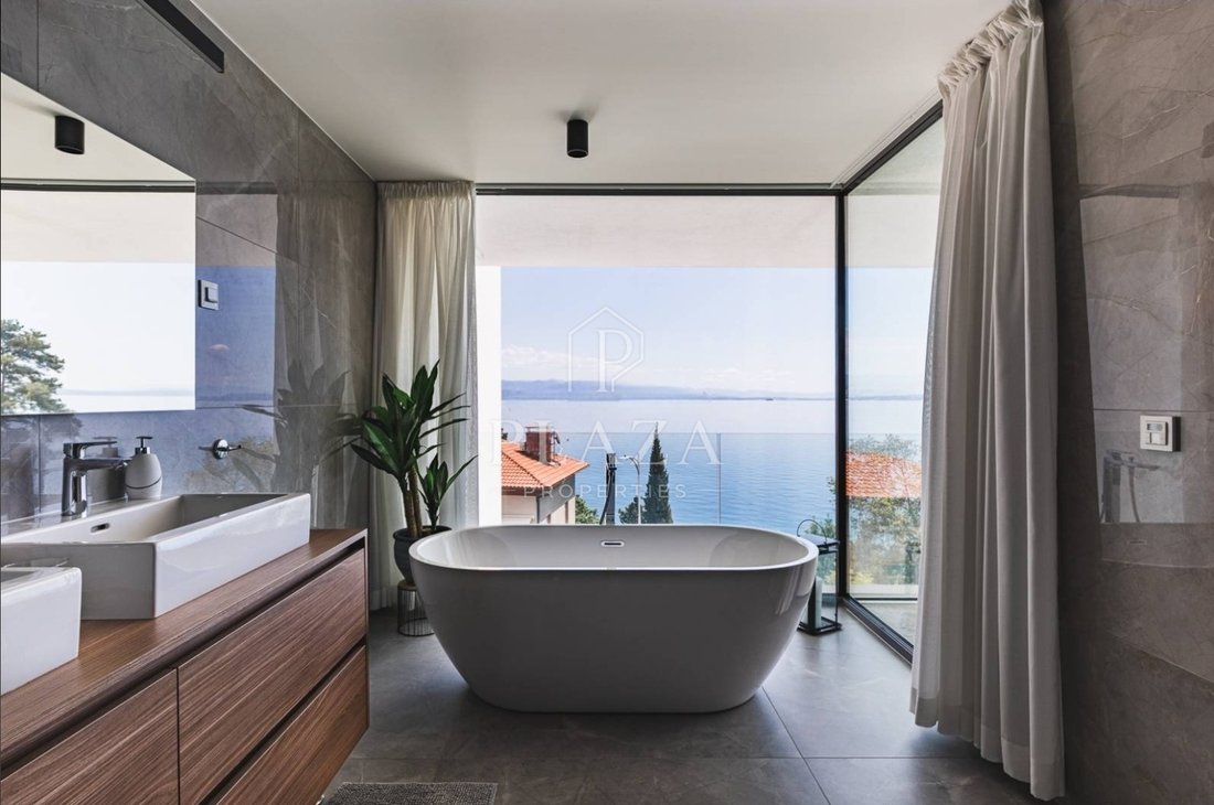 Apartment in Grad Opatija, Primorje-Gorski Kotar County, Croatia 1 - 17723317