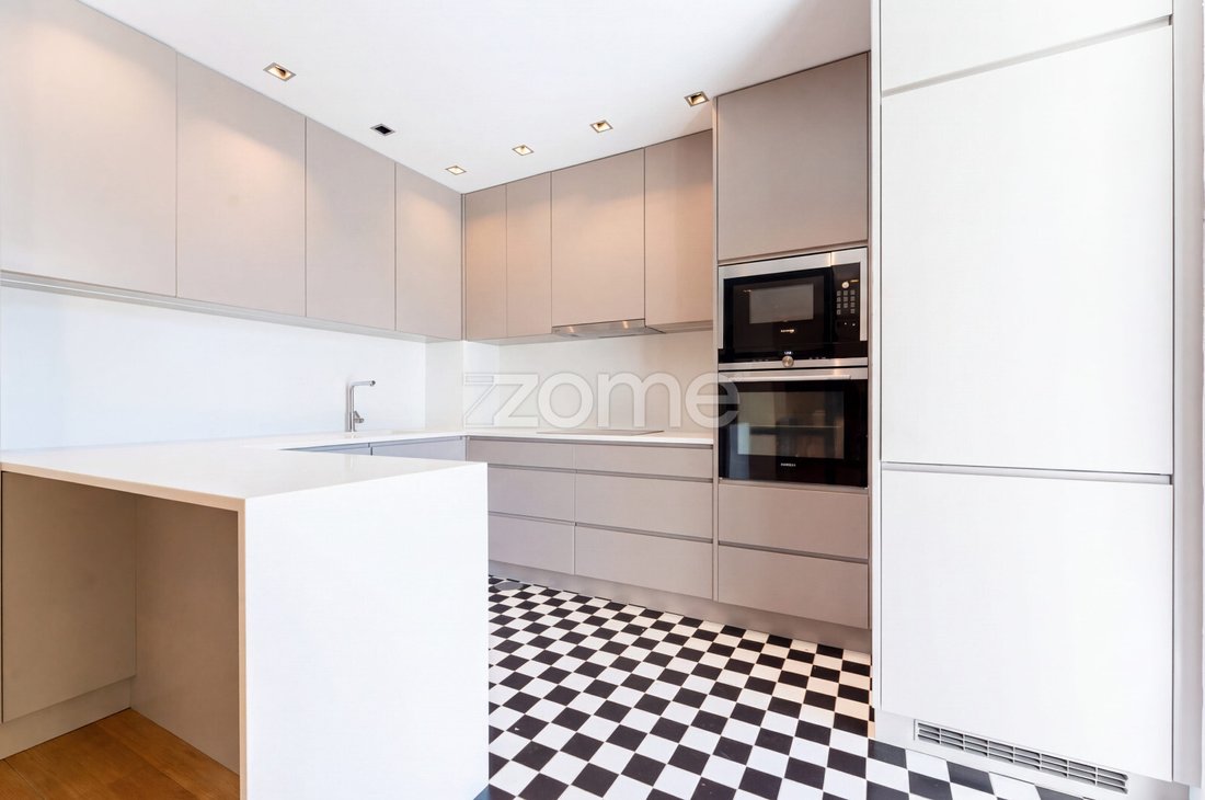 Apartment in Aldoar, Foz do Douro e Nevogilde, Porto District, Portugal 1 - 17723761