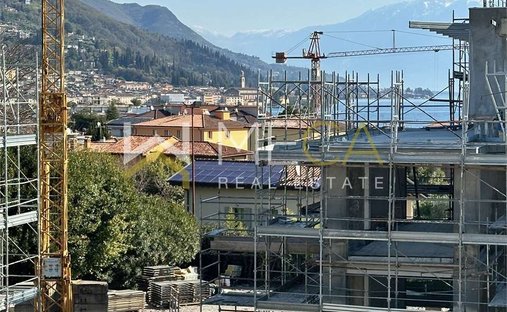 Apartamento en Salò, Lombardía, Italia 1