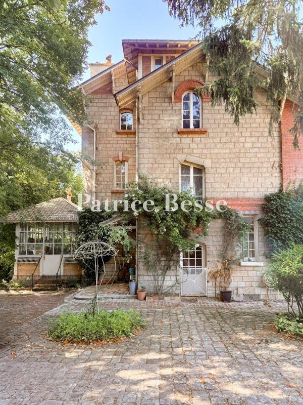 House in Senlis, Hauts-de-France, France 3 - 16028362