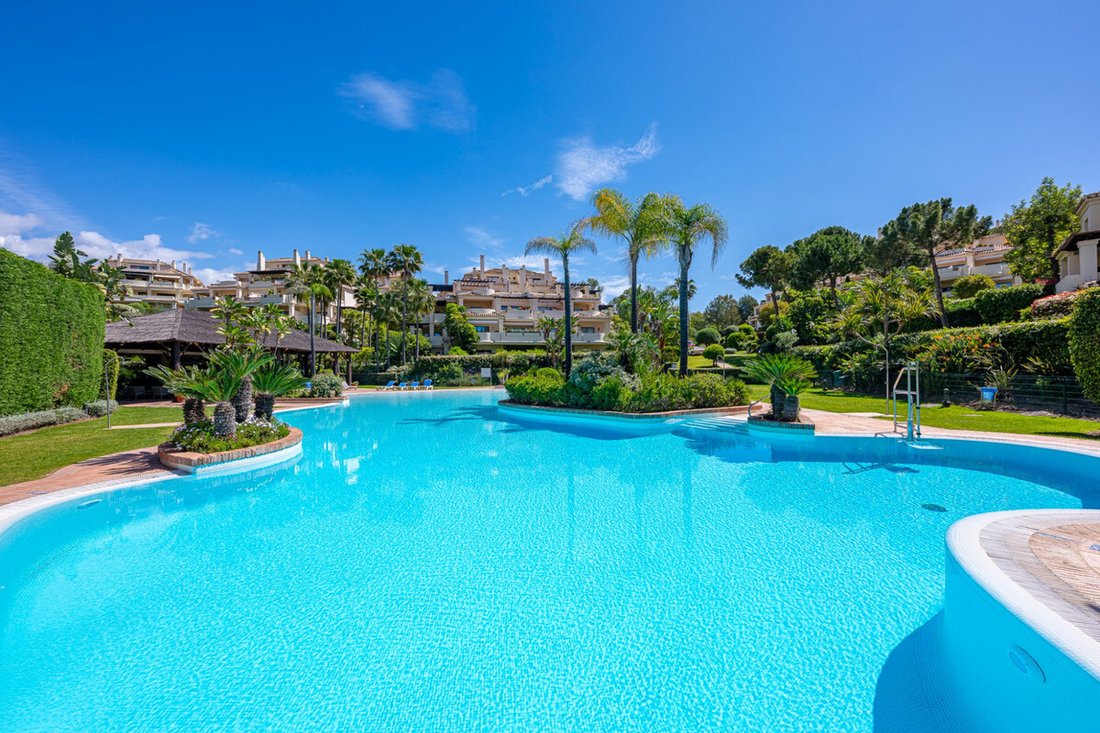 Apartment in Benahavis, Andalusia, Spain 1 - 17723335