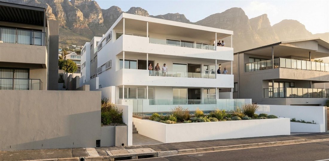 Land in Camps Bay, Cape Town, South Africa 4 - 16966462