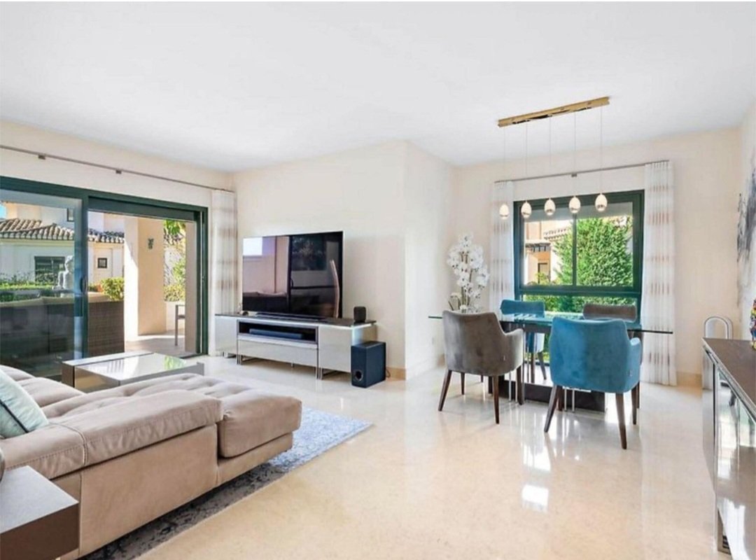Apartment in Benahavis, Andalusia, Spain 4 - 17723335