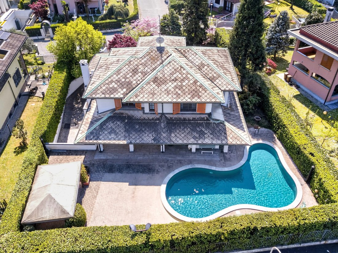 Villa in Center, Rho, Lombardy 1 - 17722114