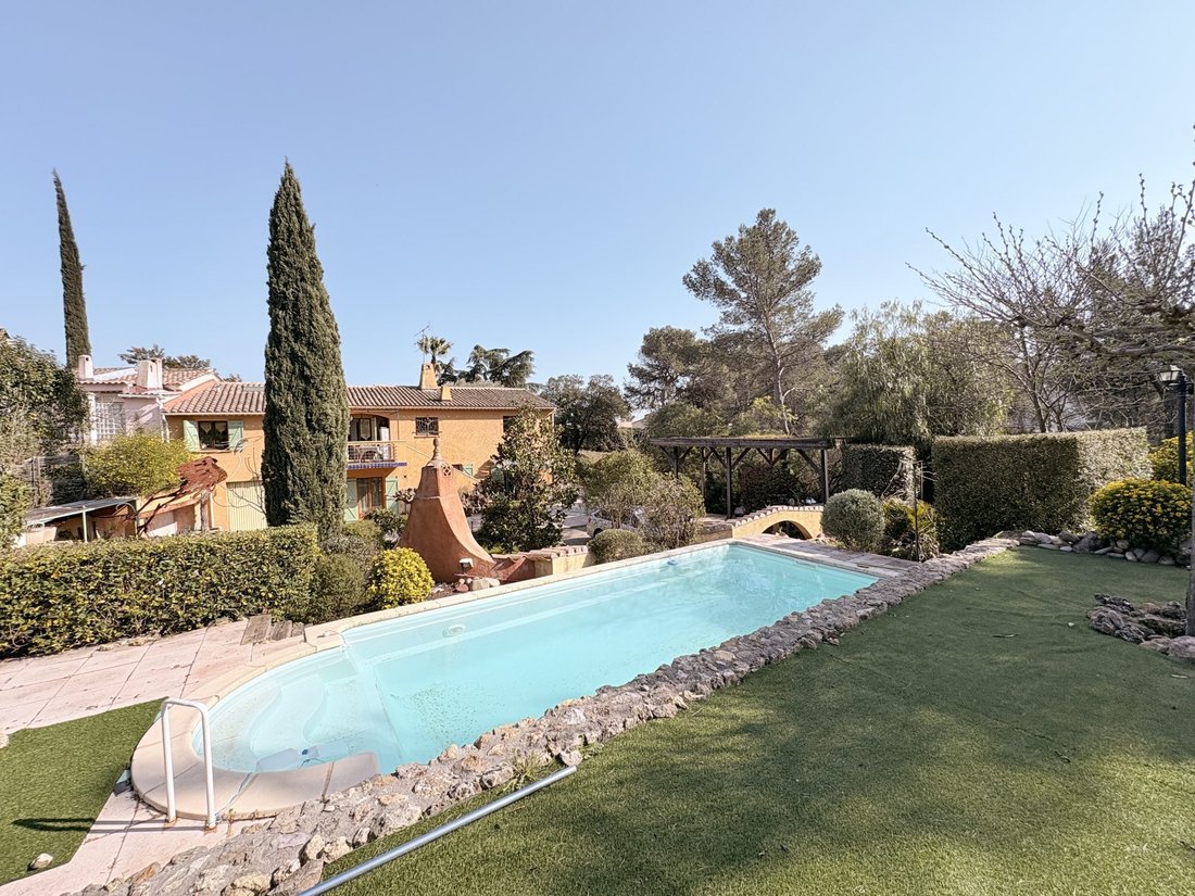 Villa in Partie Nord-Ferrieres-Cadenades-Rouviere, Le Muy, France 2 - 17456441