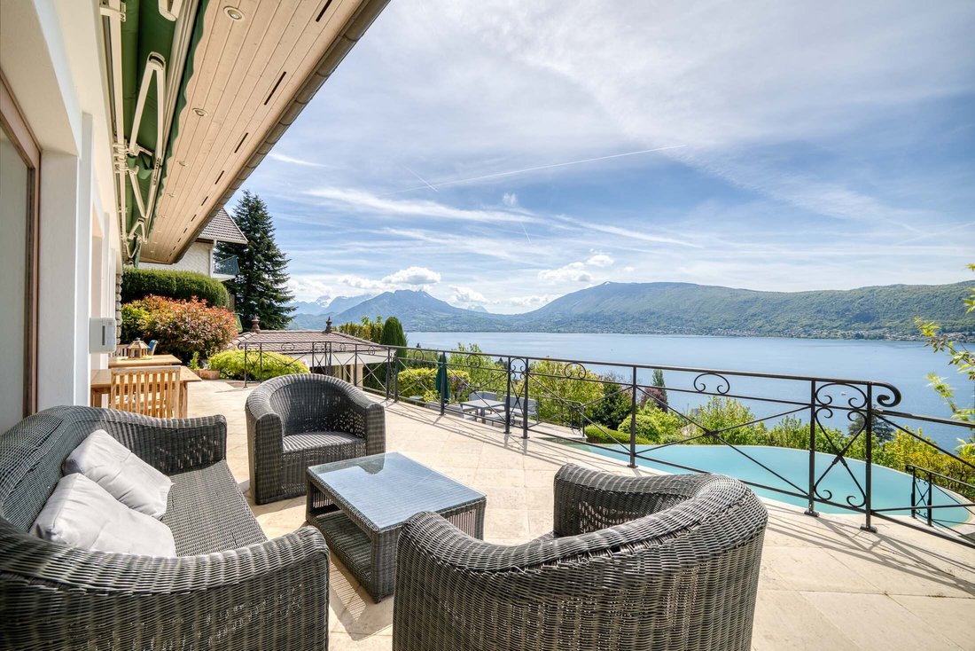 Villa in Veyrier-du-Lac, Auvergne-Rhône-Alpes, France 3 - 17724487