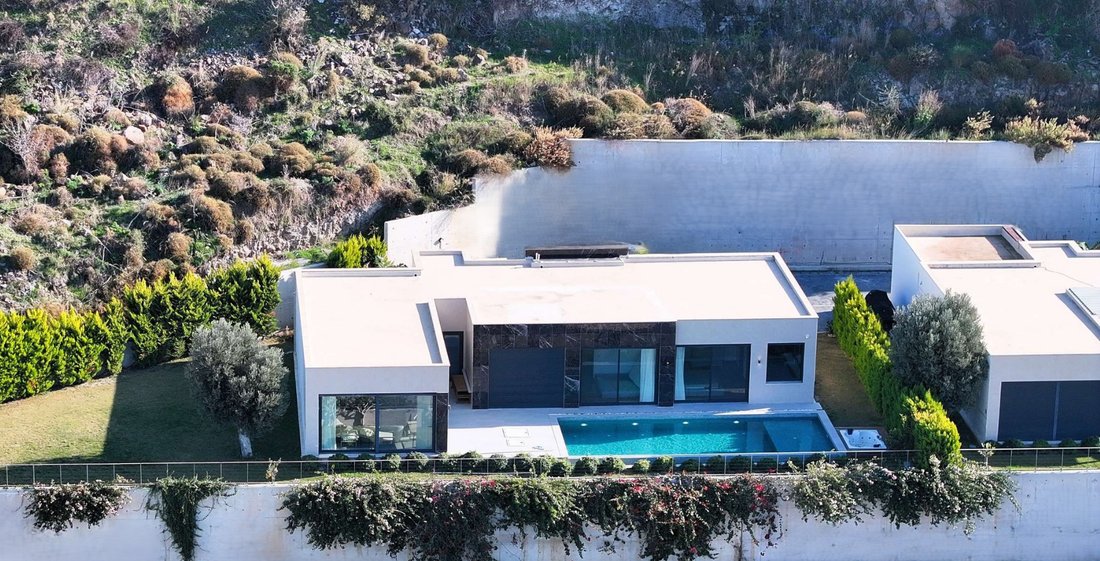 Villa in Turgutreis, Muğla, Turkey 2 - 17724455