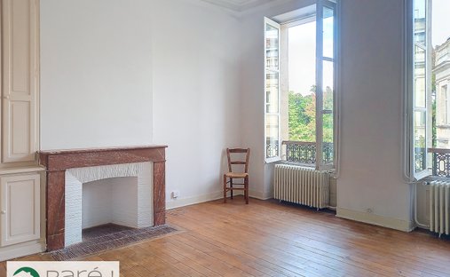 Apartment in Hôtel de Ville-Quinconce-Saint Seurin-Fondaudège, Bordeaux, France 1