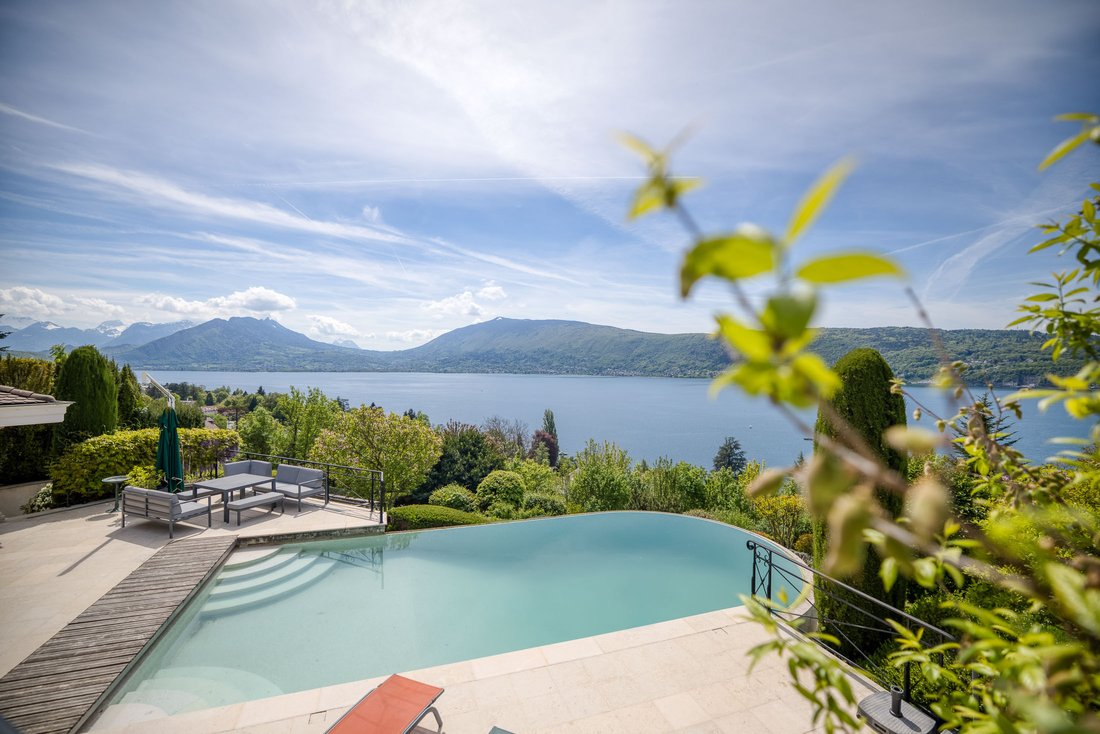 Villa in Veyrier-du-Lac, Auvergne-Rhône-Alpes, France 4 - 17724487