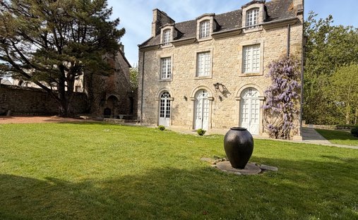 Domaine à Dinan, Bretagne, France 1