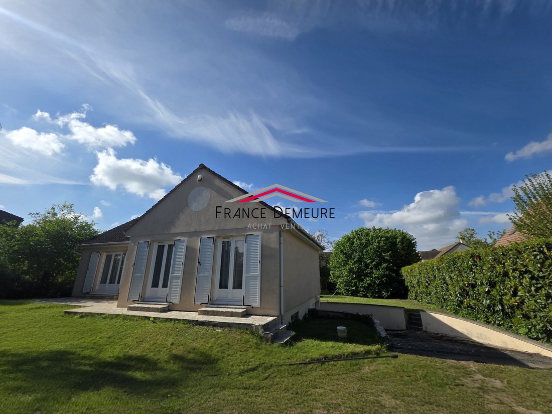 House in Saint Prix Centre, Saint-Prix, France 1 - 17709973