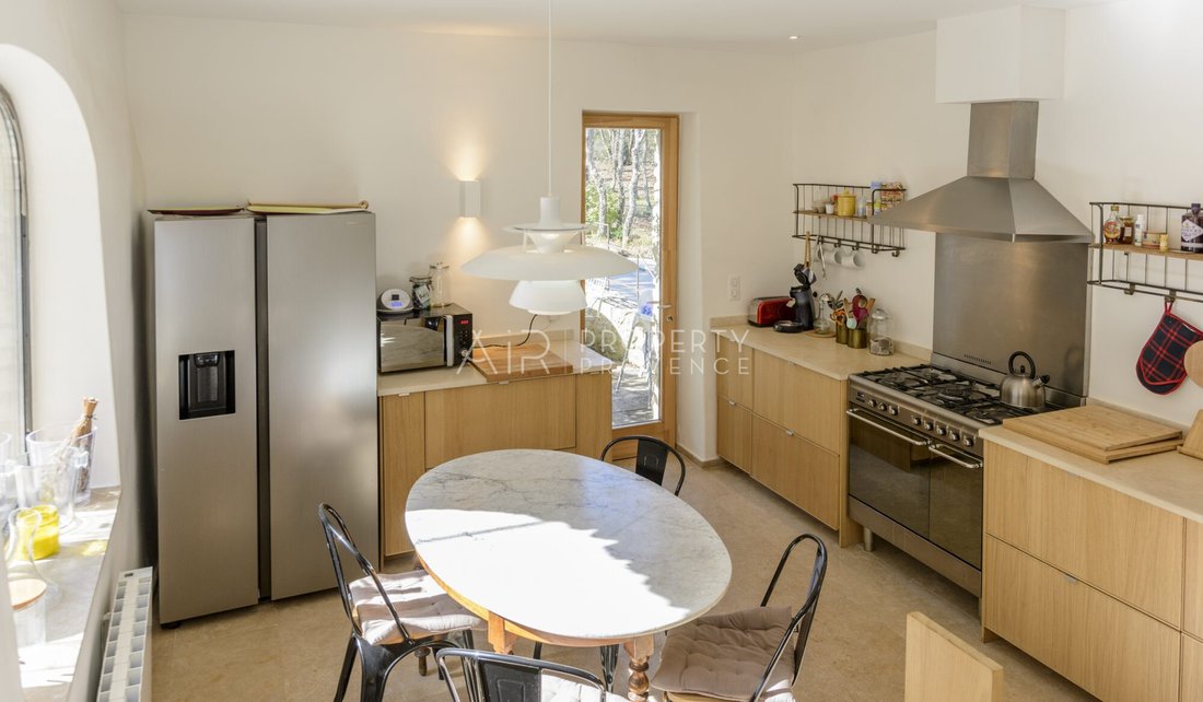 Country House in Bonnieux, Provence-Alpes-Côte d'Azur, France 4 - 17724392