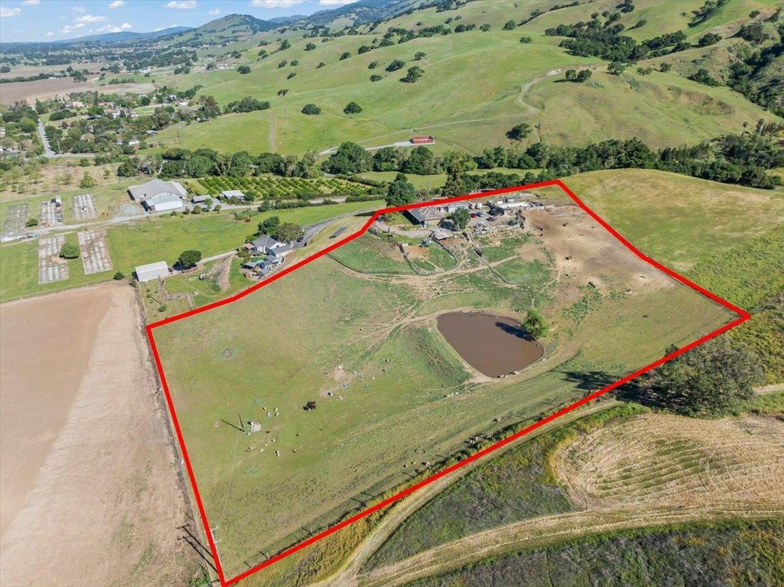 House in Gilroy, California, United States 1 - 17724782