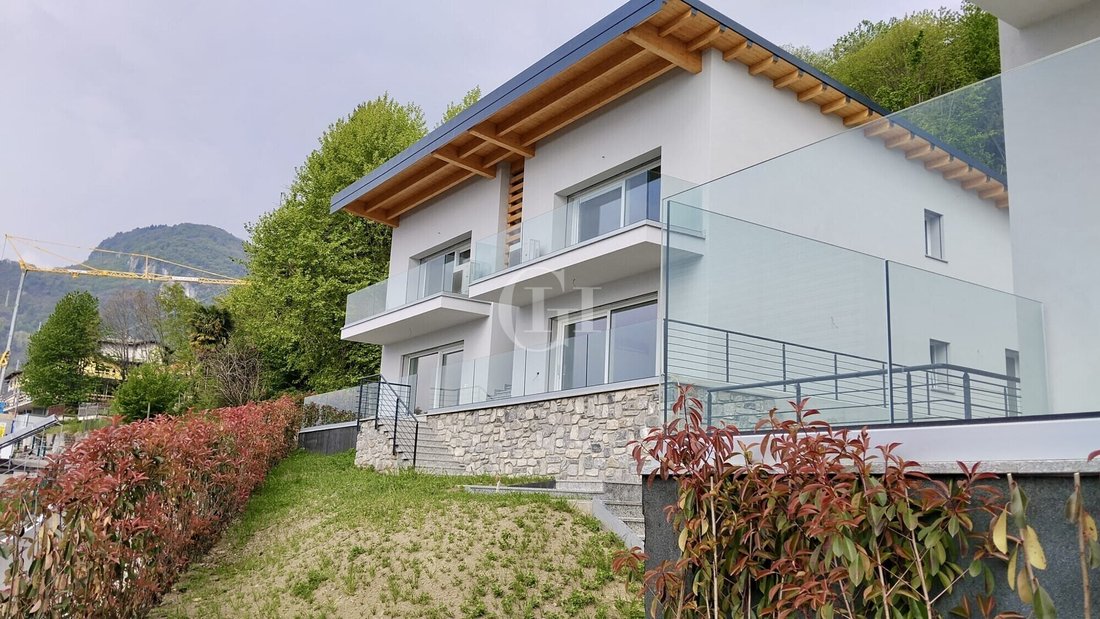 Apartment in Vercana, Lombardy, Italy 1 - 17724880