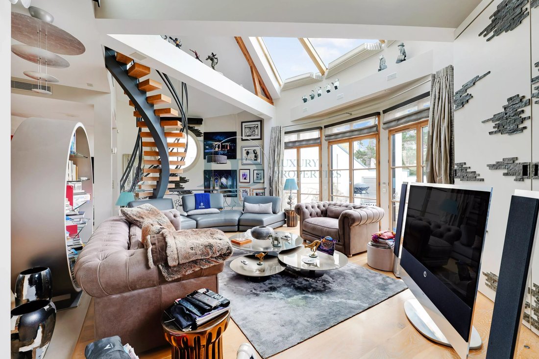 Apartment in Saint-Cloud, Ile-de-France, France 2 - 17724774