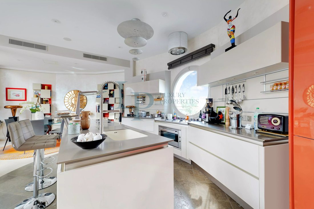 Apartment in Saint-Cloud, Ile-de-France, France 5 - 17724774