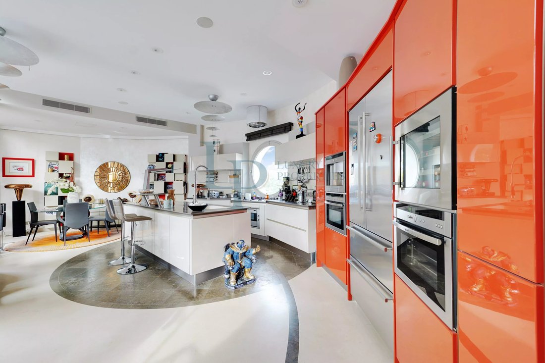 Apartment in Saint-Cloud, Ile-de-France, France 3 - 17724774