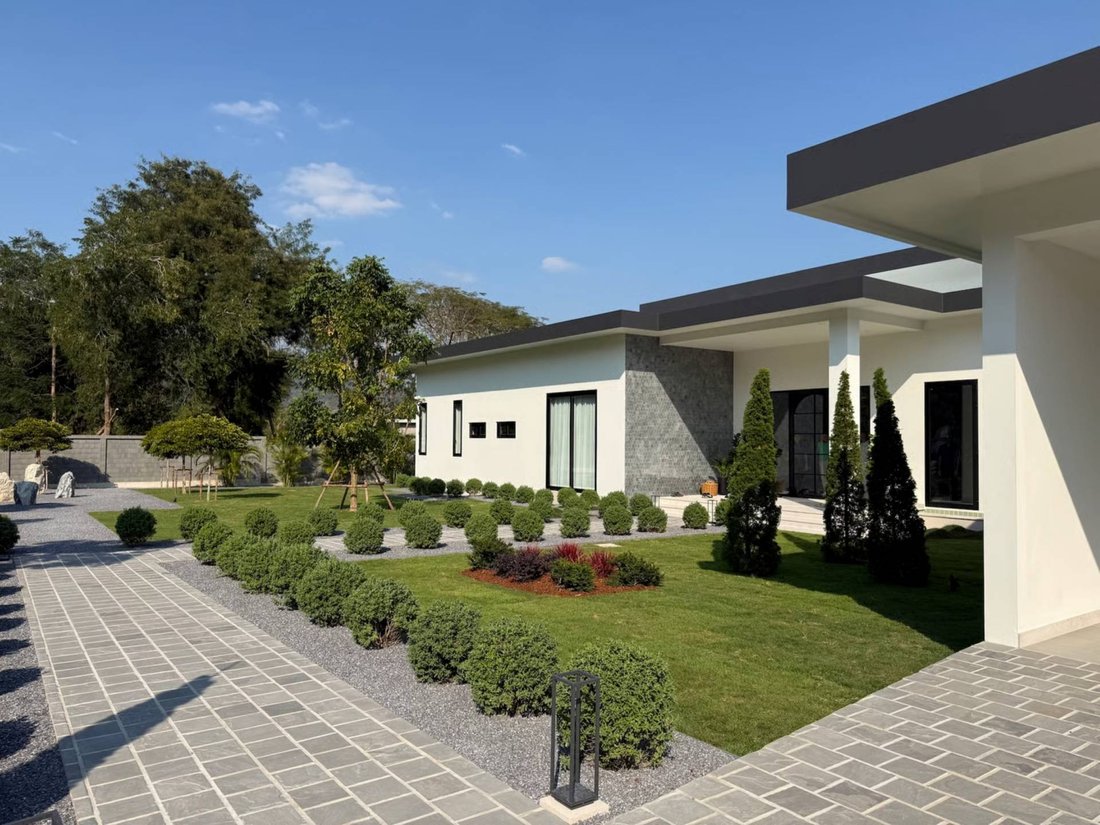 Villa in Hua Hin, Prachuap Khiri Khan, Thailand 1 - 17725193